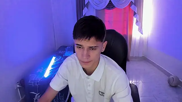 Aron Boyy online show from November 15, 2025, 7:40 pm