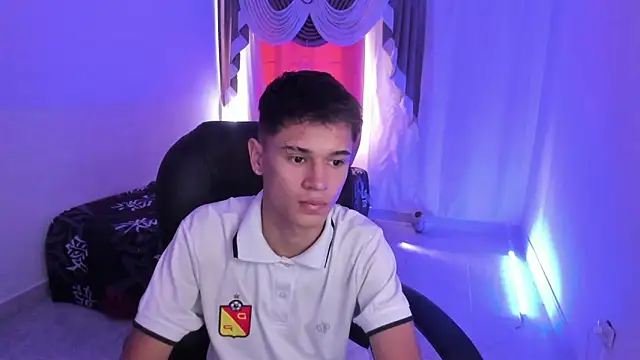 Aron Boyy online show from December 18, 2025, 7:18 pm