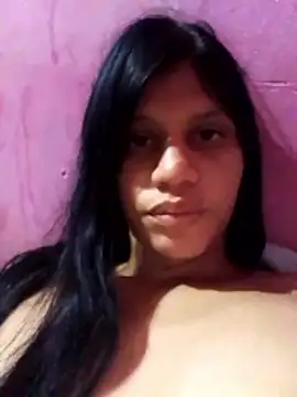 chiquitaputa online show from April 3, 2026, 3:35 am