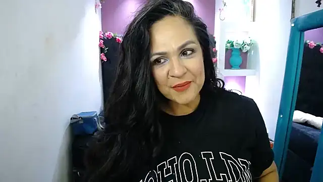 Snapshot of FunnyMatureXxX chatting on December 21, 2025, 1:19 am FunnyMatureXxX online show from December 21, 2025, 1:19 am