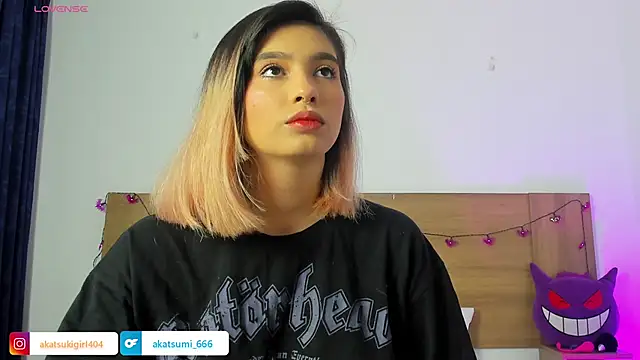 Snapshot of Akatsumi_ chatting on October 28, 2025, 9:58 pm Akatsumi  online show from October 28, 2025, 9:58 pm