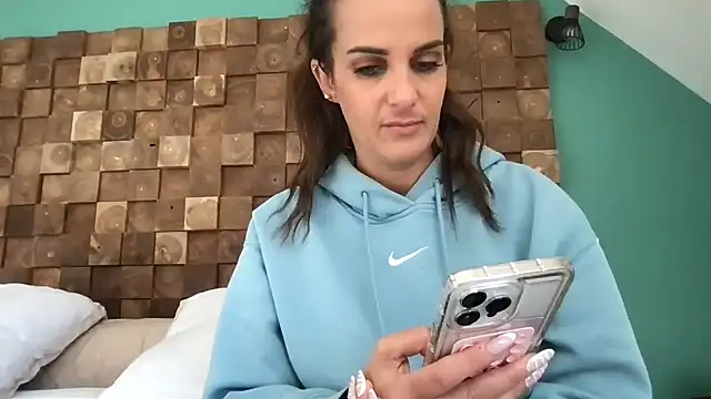 AmyStone   online show from October 1, 2025, 12:20 pm