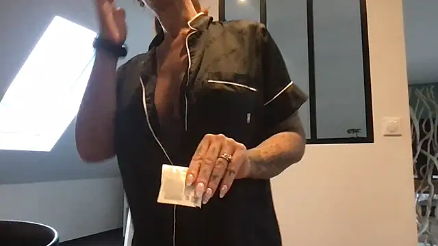 AmyStone   online show from September 25, 2025, 7:25 am