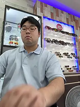 Snapshot of gayfucuxuc chatting on September 24, 2025, 4:41 am gayfucuxuc online show from September 24, 2025, 4:41 am