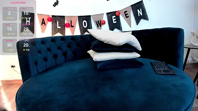 alissonbronw     online show from October 21, 2025, 8:30 pm