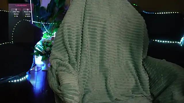 Snapshot of AnitaVon chatting on February 5, 2026, 2:40 am AnitaVon online show from February 5, 2026, 2:40 am