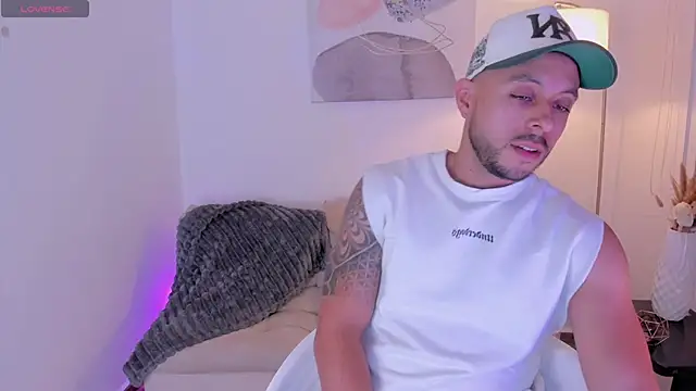 Snapshot of Dante_marquez chatting on October 21, 2025, 2:11 am Dante marquez online show from October 21, 2025, 2:11 am