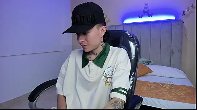 Snapshot of Nascary_Fox chatting on February 6, 2026, 7:54 pm Nascary Fox online show from February 6, 2026, 7:54 pm