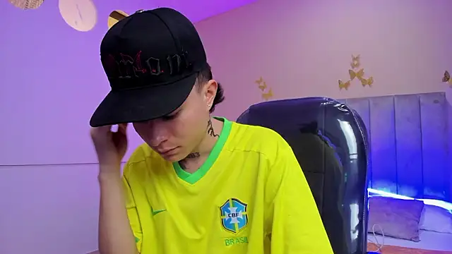 Snapshot of Nascary_Fox chatting on February 2, 2026, 7:02 pm Nascary Fox online show from February 2, 2026, 7:02 pm