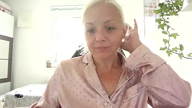 Linsy Kim online show from September 13, 2025, 7:08 am