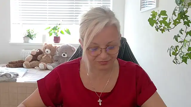 Linsy Kim online show from March 19, 2026, 2:39 pm