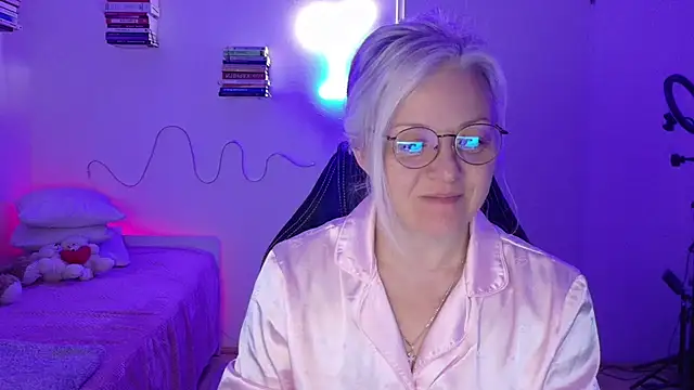 Linsy Kim online show from March 25, 2026, 3:17 am