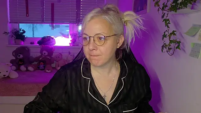 Linsy Kim online show from January 14, 2026, 6:39 am