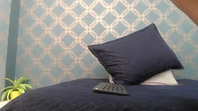 scarlett646 online show from September 12, 2025, 3:06 am