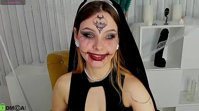 Hina Smith online show from October 29, 2025, 12:15 pm