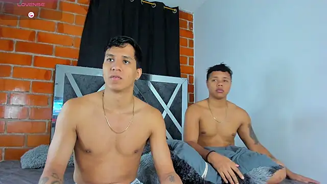 Snapshot of Robertmiller21 chatting on February 12, 2026, 12:32 am Robertmiller21 online show from February 12, 2026, 12:32 am