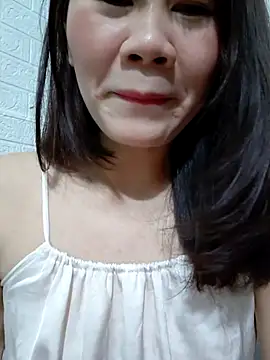 Snapshot of Singlemom69x chatting on July 15, 2026, 2:02 pm Singlemom69x online show from July 15, 2026, 2:02 pm