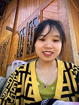 Ngoc-bbi online show from November 27, 2025, 6:58 am