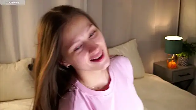 MelaniSeiver online show from December 2, 2025, 1:06 am