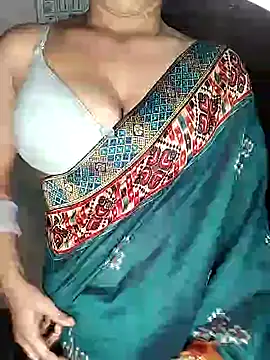 Savita2310 online show from November 21, 2025, 6:07 pm