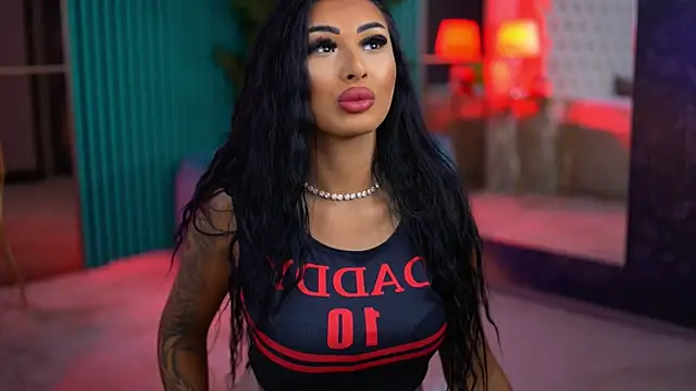 ArabellaPosh online show from October 28, 2025, 6:12 am