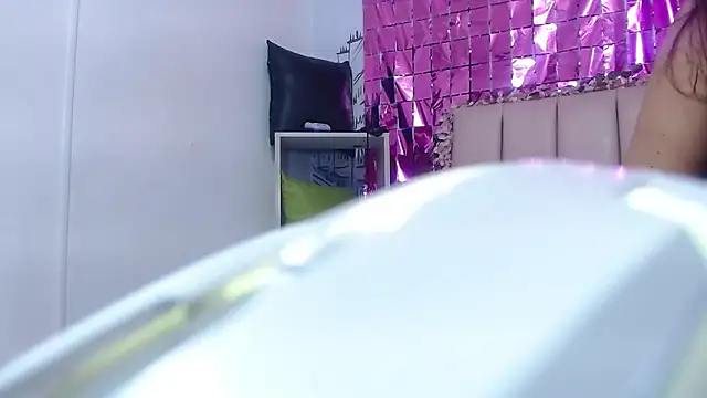 Caroll Stone online show from October 24, 2025, 1:54 pm