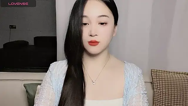 woaiqinqin online show from December 21, 2025, 3:47 pm