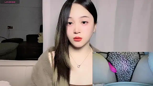 woaiqinqin online show from March 10, 2026, 3:27 pm