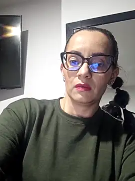 Snapshot of sarita_star chatting on October 28, 2025, 2:01 am sarita star online show from October 28, 2025, 2:01 am