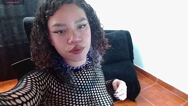 Canela s1 online show from April 15, 2026, 9:26 pm