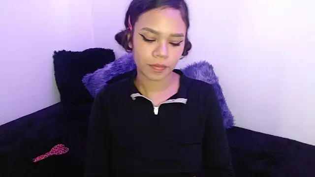 Canela s1 online show from December 18, 2025, 9:29 pm