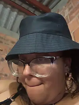 Jessyivonne online show from April 12, 2026, 5:11 am