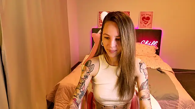 MiaGraham1 online show from April 18, 2026, 7:58 pm