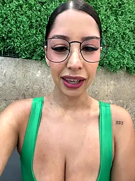 luvely online show from December 5, 2025, 9:01 pm