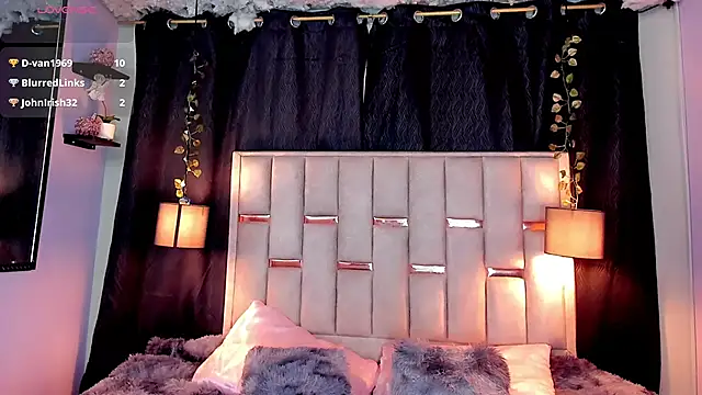 melody-rouss online show from October 3, 2025, 3:20 am