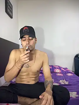 Snapshot of Deymon0777 chatting on February 15, 2026, 7:57 pm Deymon0777 online show from February 15, 2026, 7:57 pm