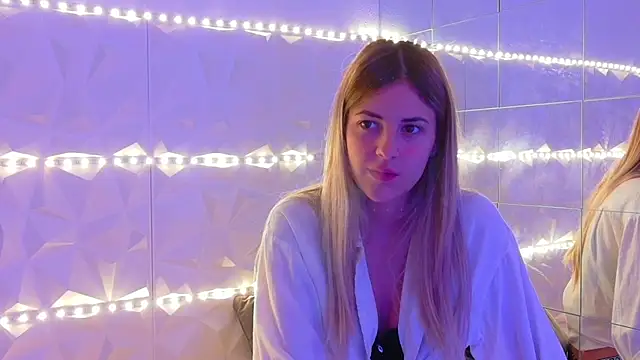 Aishha  online show from September 19, 2025, 5:22 am