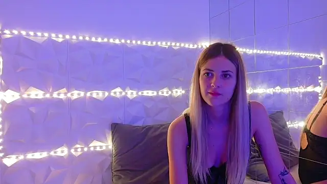 Aishha  online show from September 9, 2025, 5:28 am