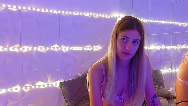 Aishha  online show from September 10, 2025, 5:17 am