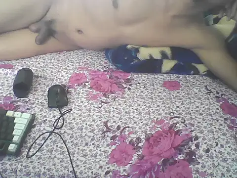 Snapshot of yourdesire069 chatting on May 3, 2026, 10:42 am yourdesire069 online show from May 3, 2026, 10:42 am