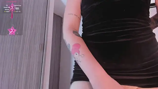 HelenaCole- online show from December 18, 2025, 1:37 pm