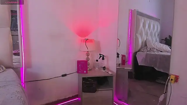 Darlyn tenderhot   online show from March 11, 2026, 5:40 pm