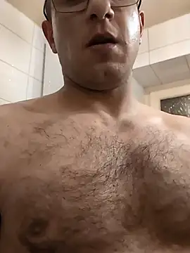 MC353535 online show from April 8, 2026, 11:28 pm