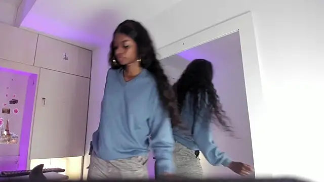 Stefannyevans  online show from February 6, 2026, 1:51 pm