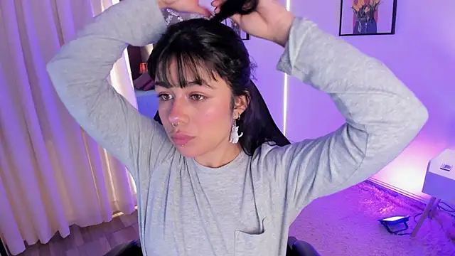 flower smith  online show from April 18, 2026, 11:45 am