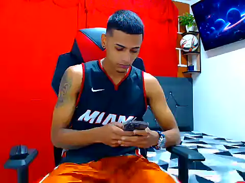 Snapshot of cristian_tayron1 chatting on July 21, 2026, 2:18 pm cristian tayron1 online show from July 21, 2026, 2:18 pm