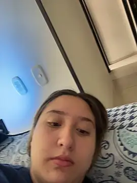 Snapshot of MoraInFire chatting on December 4, 2025, 6:07 pm MoraInFire online show from December 4, 2025, 6:07 pm