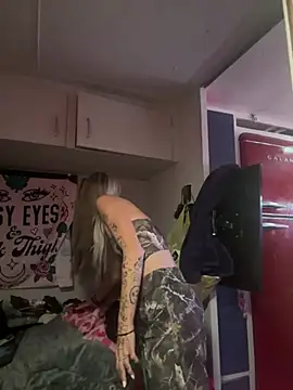 ittybittymeryssa online show from February 18, 2026, 3:19 pm