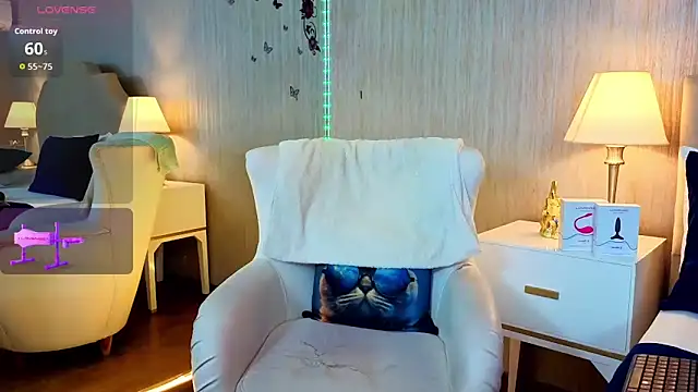 ScarleetJonson online show from December 22, 2025, 7:36 pm