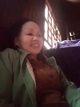 Snapshot of _YooY_ chatting on October 7, 2025, 10:05 am YooY online show from October 7, 2025, 10:05 am